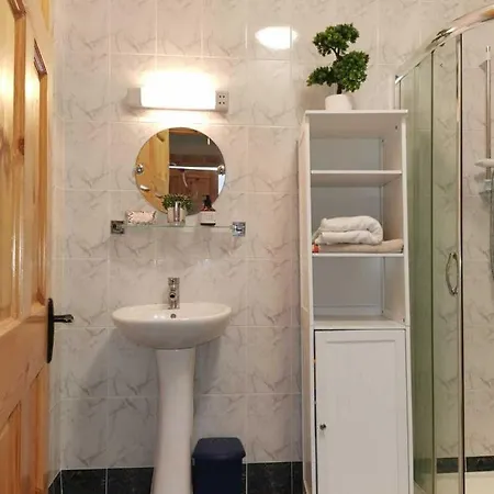 Beautiful 2-Bed Apartment In Ballycastle 公寓